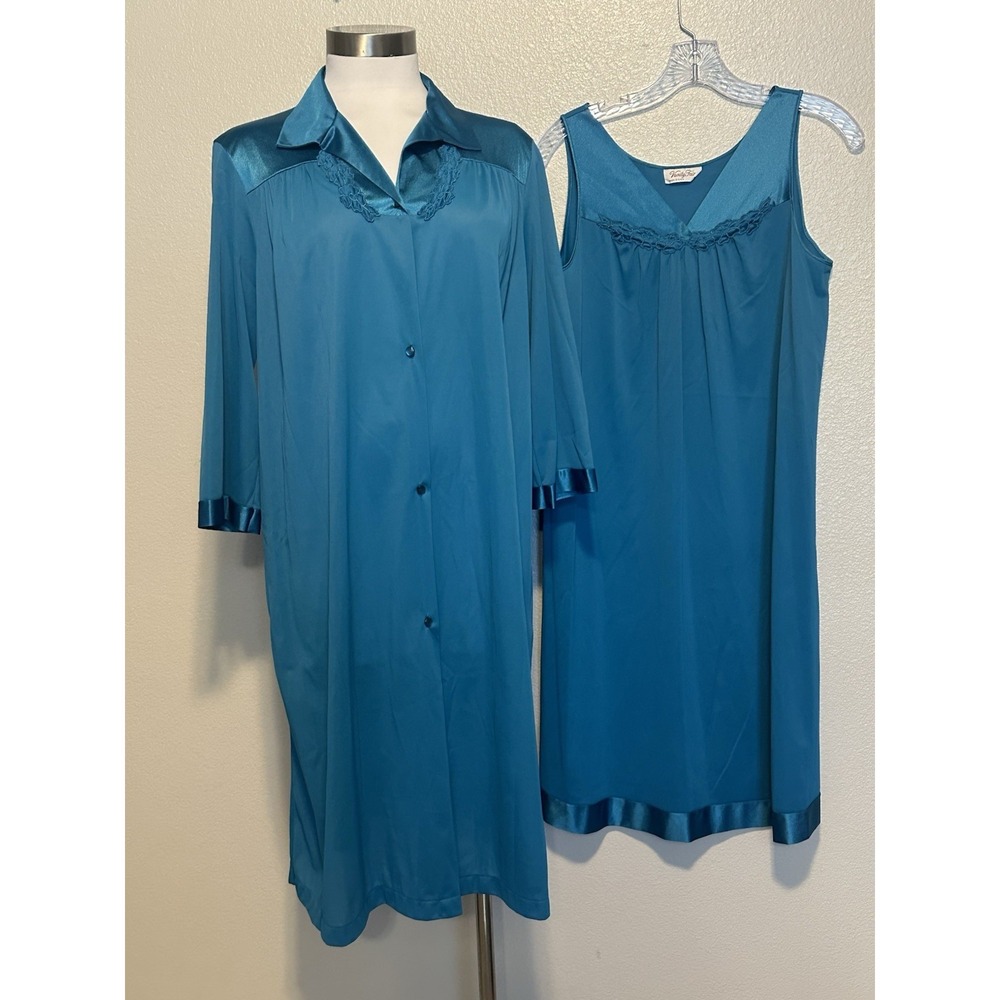 Vanity Fair Blue Gown Robe Nylon Lace Trim Nightgown Vintage Lingerie Peignoir M